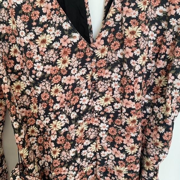 Abercrombie & Fitch Floral Romper, Medium - Picture 3 of 8